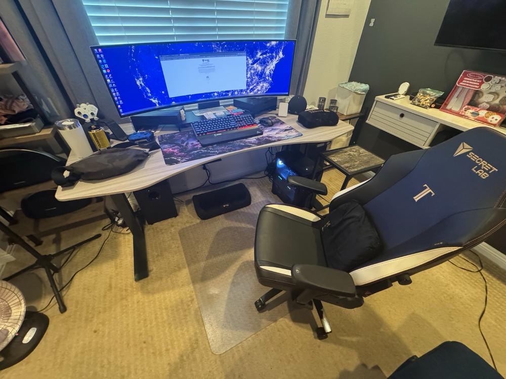 Secretlab Premium Footrest (PlushCell™ Memory Foam) - Customer Photo From Matthew Piper