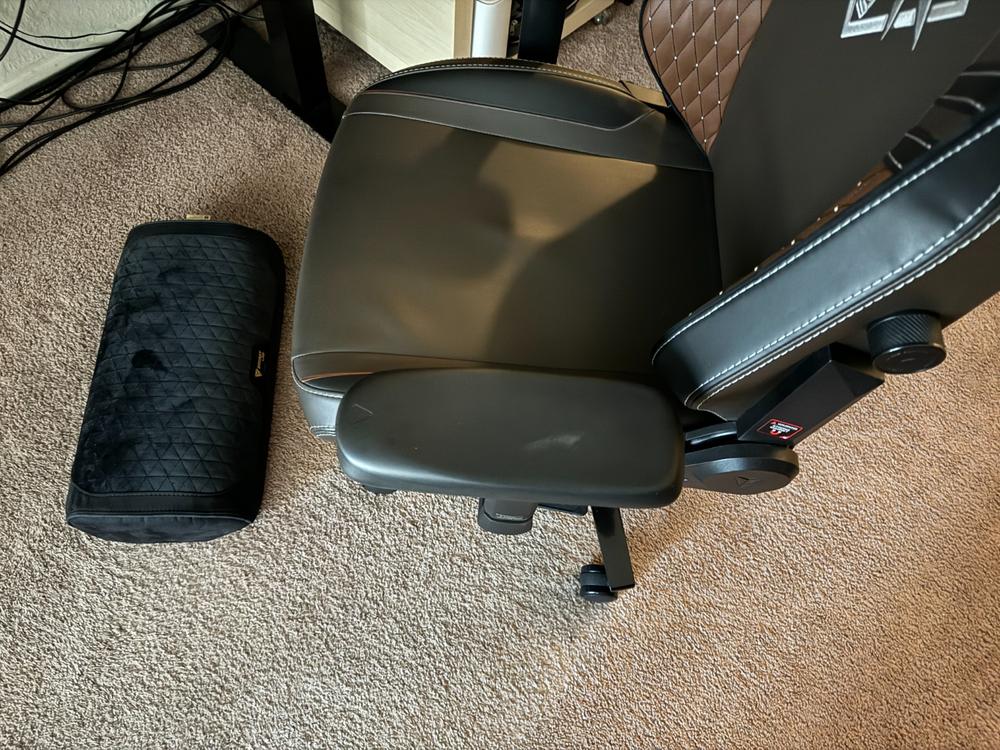 Secretlab Premium Footrest review: Comfortable feet - Can Buy or Not