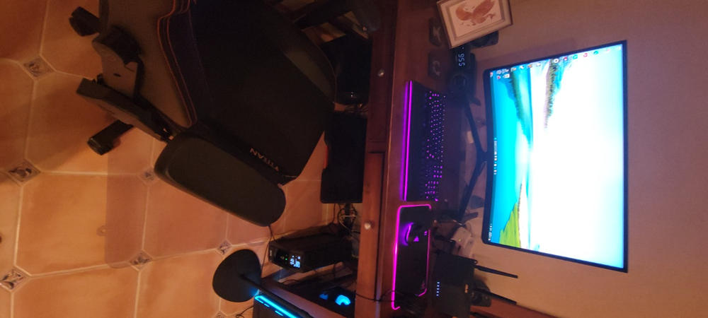 Secretlab Professional Footrest (CloudSwap™ Technology) - Customer Photo From Michael Bartlett