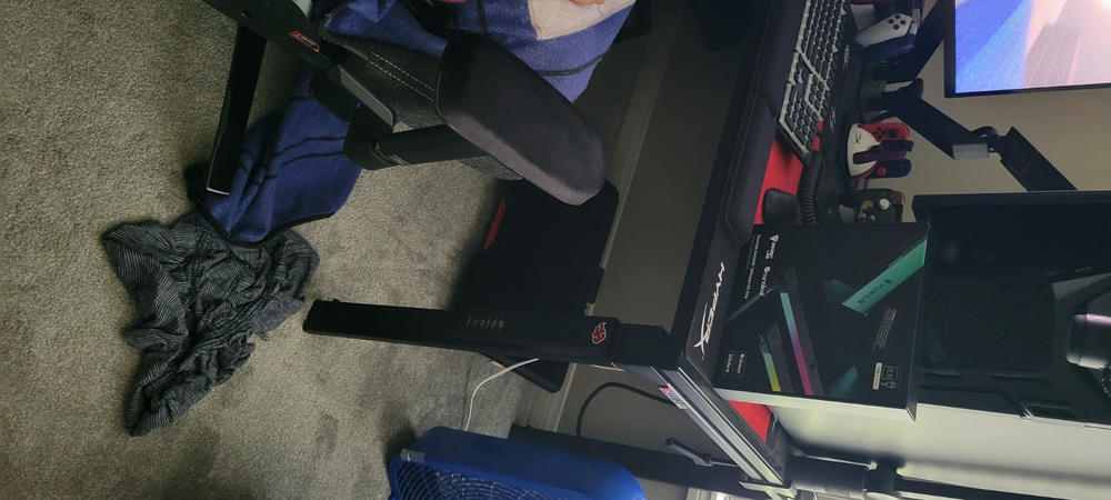 Secretlab Professional Footrest (CloudSwap™ Technology) - Customer Photo From Tommy Luttrell