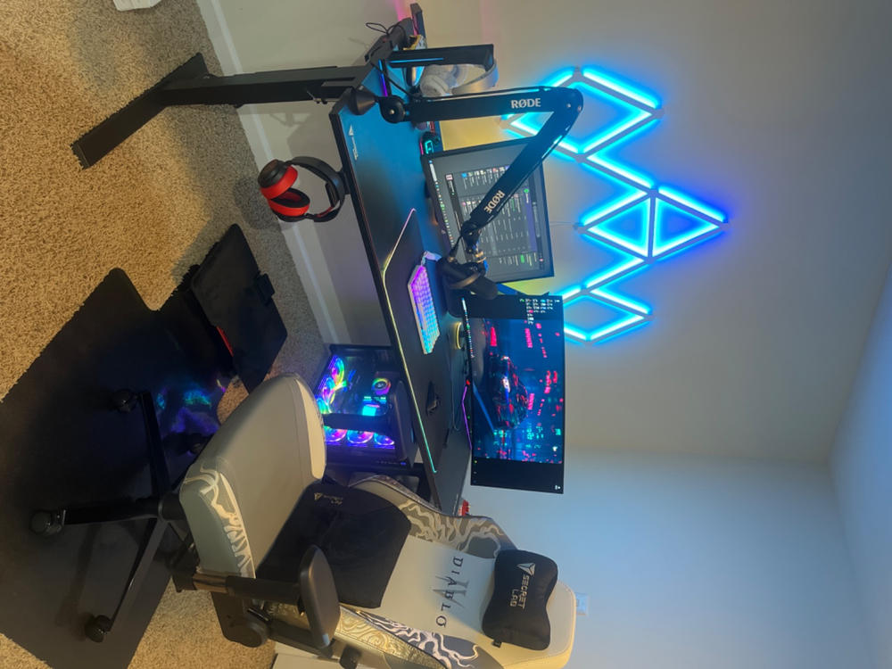 Secretlab Professional Footrest (CloudSwap™ Technology) - Customer Photo From Connor Kennedy