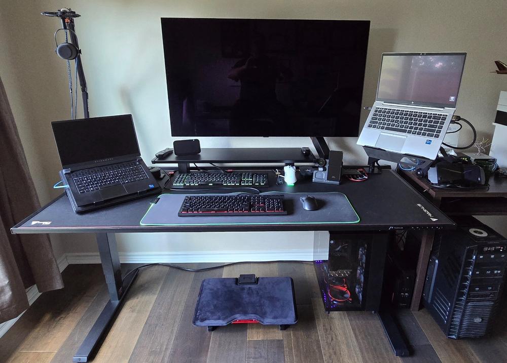 Secretlab MAGNUS Monitor Arm (Heavy Duty Edition) - Customer Photo From Andres Pantoja