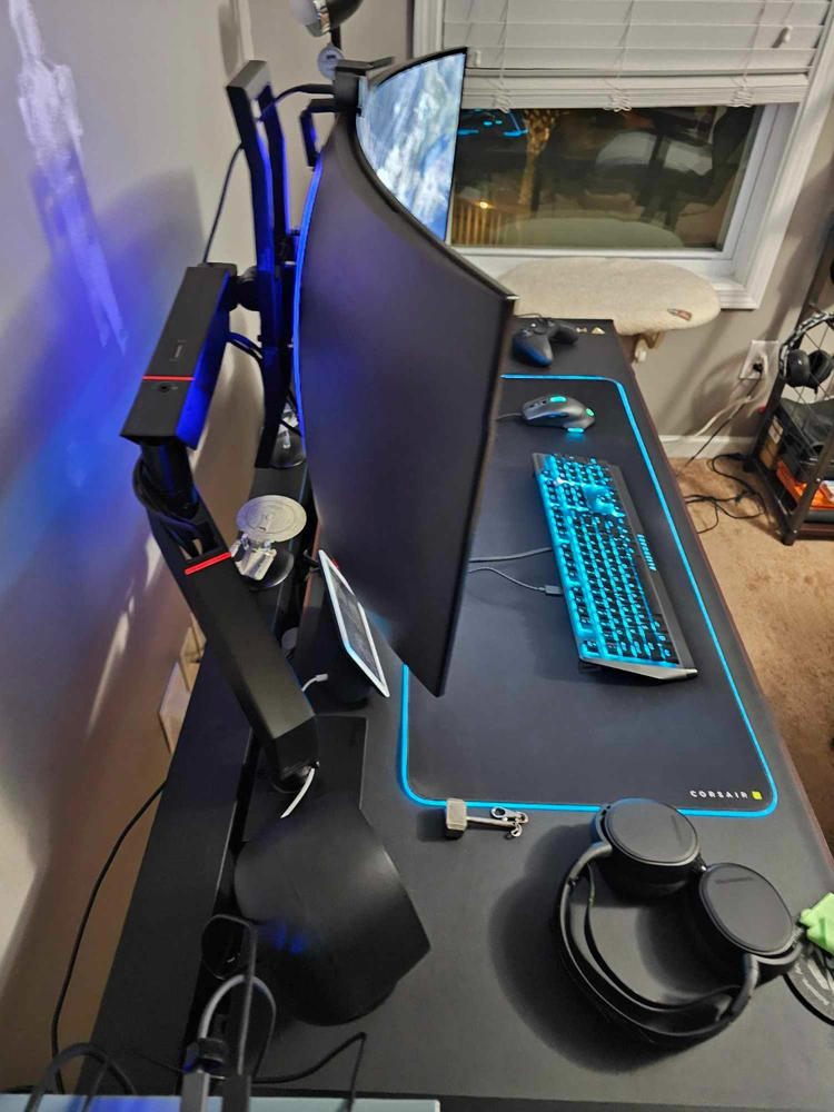 Secretlab MAGNUS Monitor Arm (Heavy Duty Edition) - Customer Photo From Richard Rhodes