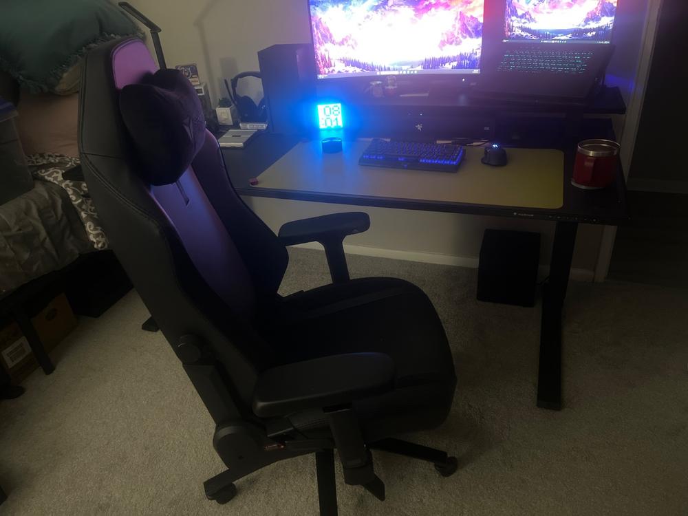 Secretlab TITAN Evo - Small - NEO Hybrid Leatherette (0106) - Customer Photo From Corey Beecher