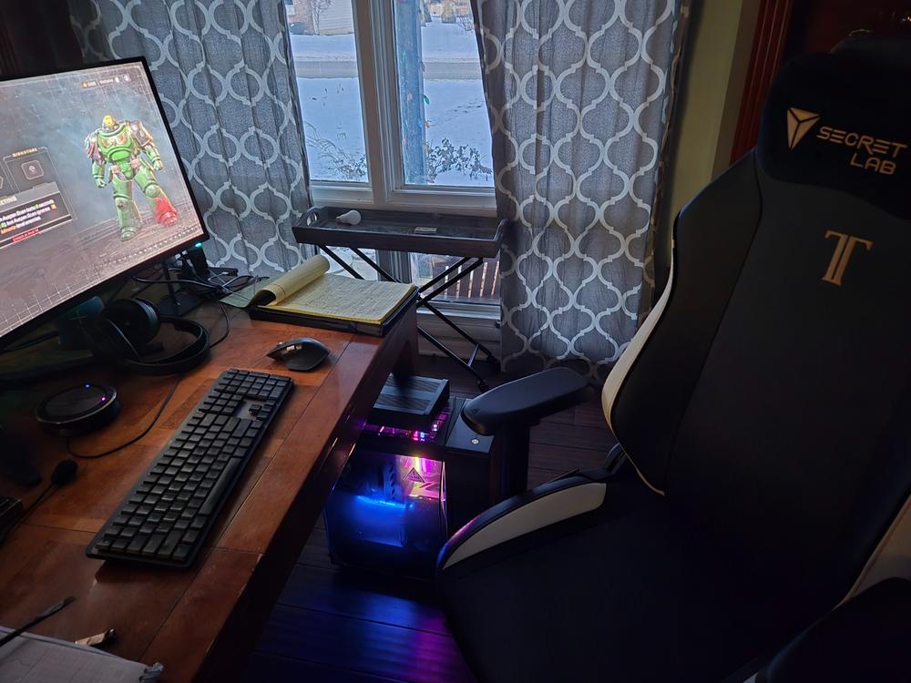 Secretlab TITAN Evo - Regular - NEO Hybrid Leatherette (0107) - Customer Photo From Ryan S. Bigelow