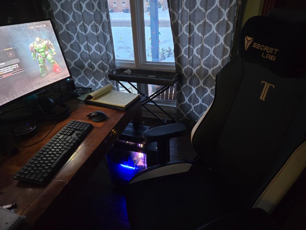 Secretlab TITAN Evo - Regular - NEO Hybrid Leatherette (0107) - Customer Photo From Ryan S. Bigelow