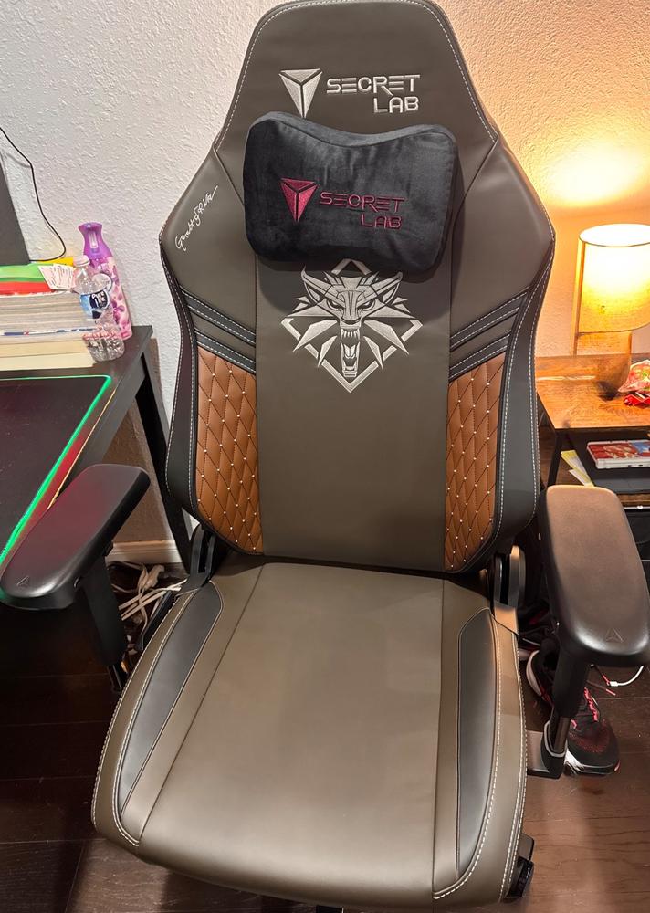 Secretlab TITAN Evo - Regular - NEO Hybrid Leatherette (0107) - Customer Photo From Ryan Aguilar