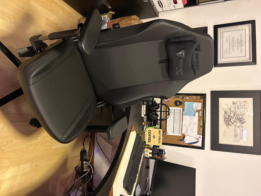 Secretlab TITAN Evo - Regular - NEO Hybrid Leatherette (0107) - Customer Photo From Carlton Klein