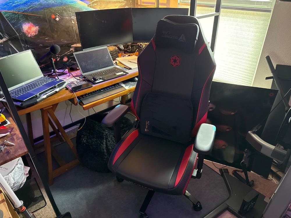 Secretlab TITAN Evo - Regular - NEO Hybrid Leatherette (0107) - Customer Photo From Quintin Magalski