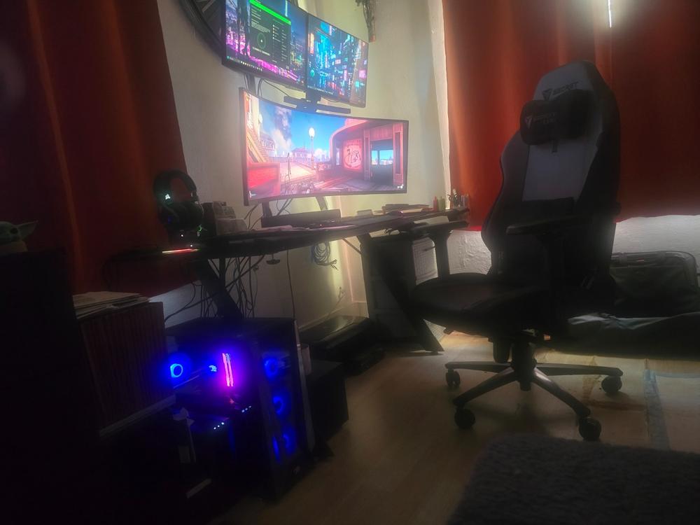 Secretlab TITAN Evo - Regular - NEO Hybrid Leatherette (0107) - Customer Photo From Jose Romero