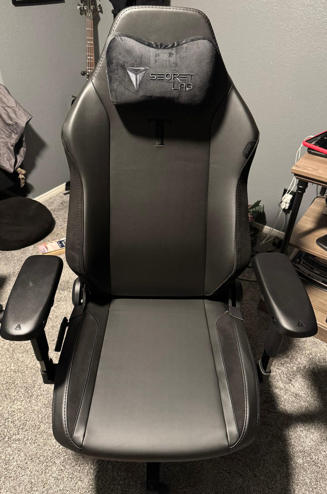 Secretlab TITAN Evo - Regular - NEO Hybrid Leatherette (0107) - Customer Photo From Andrew Avila