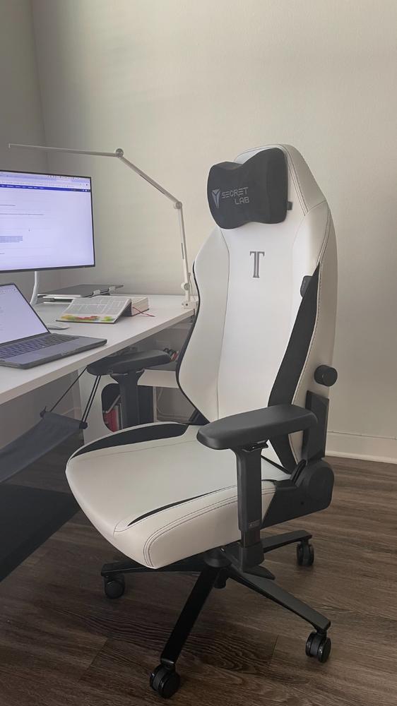 Secretlab TITAN Evo - Regular - NEO Hybrid Leatherette (0107) - Customer Photo From Kent Vo