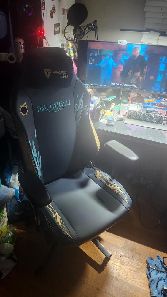 Secretlab TITAN Evo - Regular - NEO Hybrid Leatherette (0107) - Customer Photo From Corey Lyman