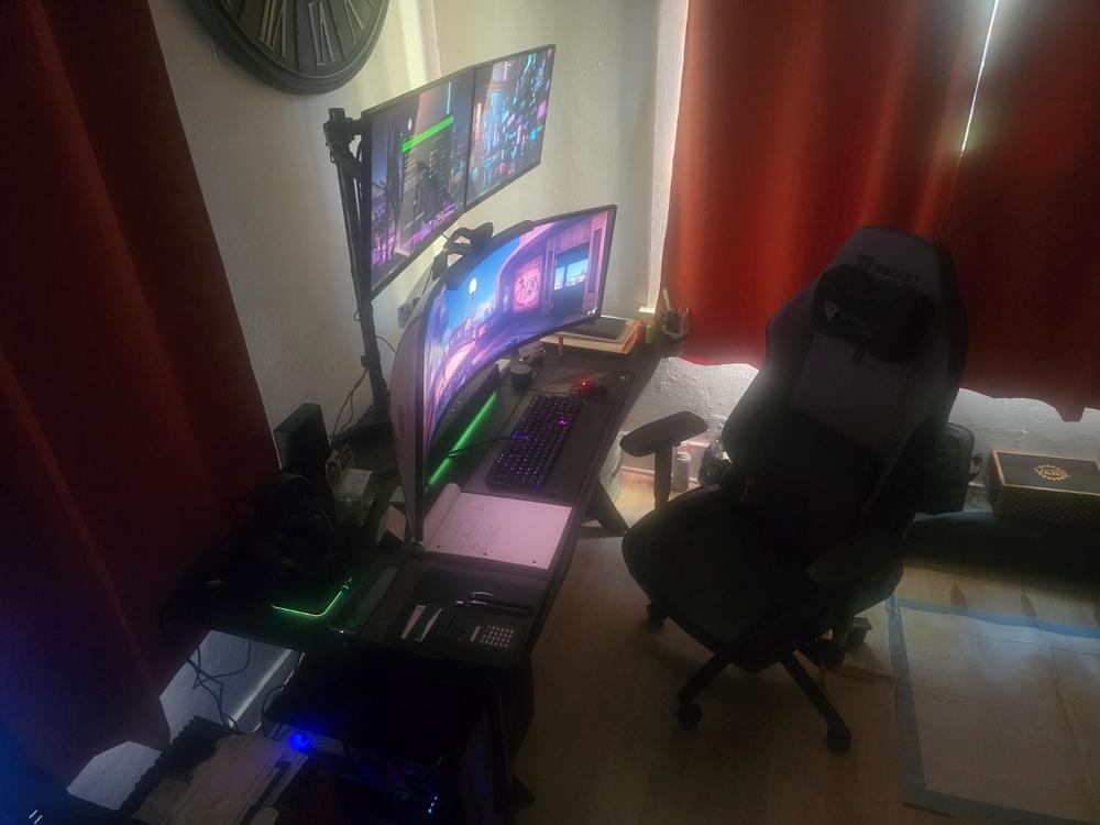 Secretlab TITAN Evo - Regular - NEO Hybrid Leatherette (0107) - Customer Photo From Jose Romero