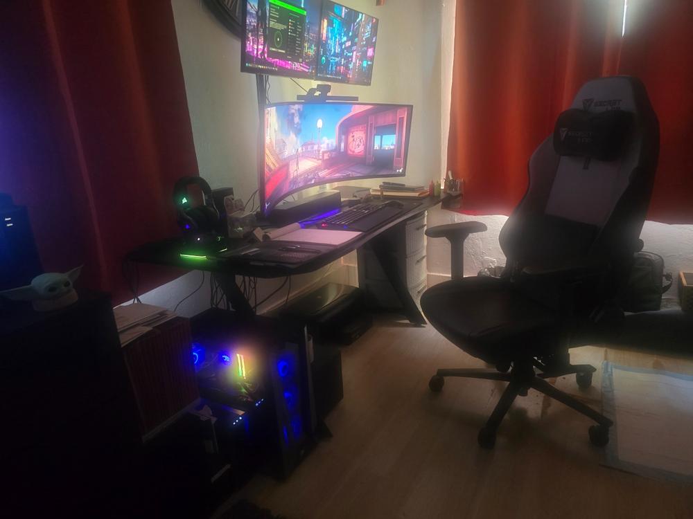 Secretlab TITAN Evo - Regular - NEO Hybrid Leatherette (0107) - Customer Photo From Jose Romero