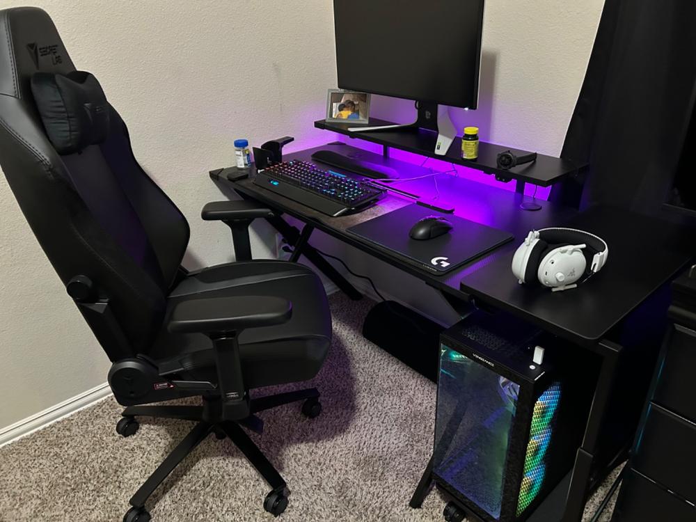 Secretlab TITAN Evo - Regular - NEO Hybrid Leatherette (0107) - Customer Photo From Keven Raye