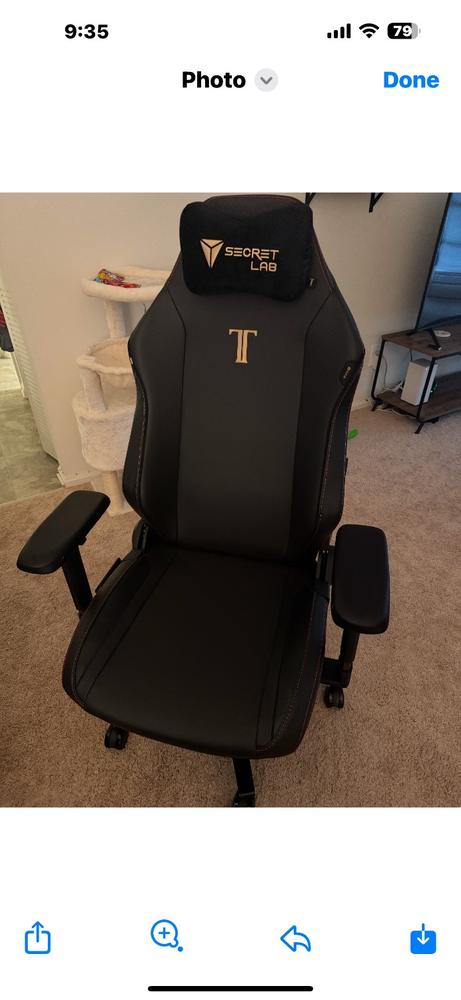 Secretlab TITAN Evo - Regular - NEO Hybrid Leatherette (0107) - Customer Photo From Lisa Ohm