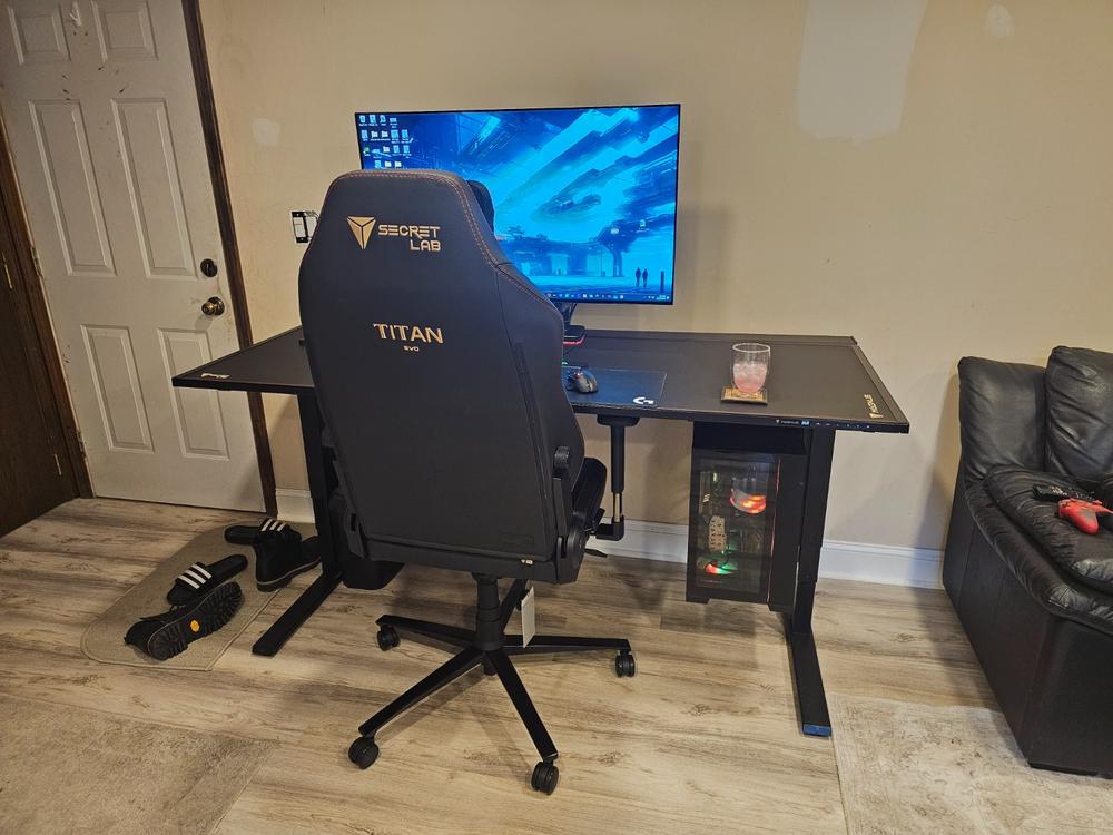 Secretlab TITAN Evo - XL - NEO Hybrid Leatherette (0108) - Customer Photo From Ryan Dengler