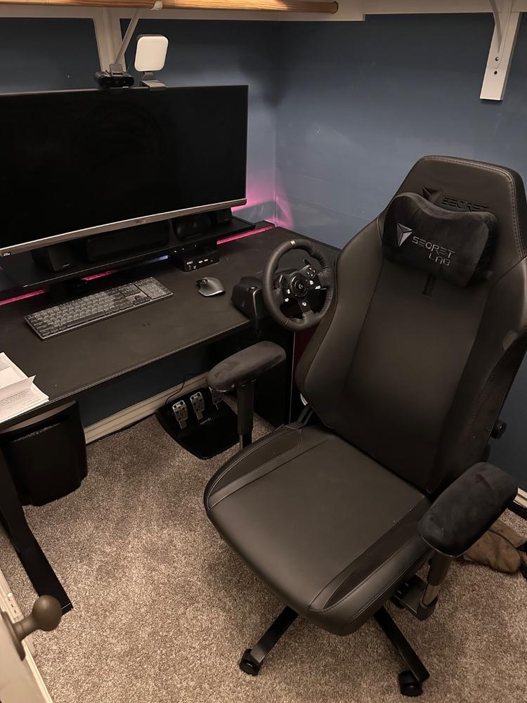 Secretlab TITAN Evo - XL - NEO Hybrid Leatherette (0108) - Customer Photo From Benjamin Hendricks