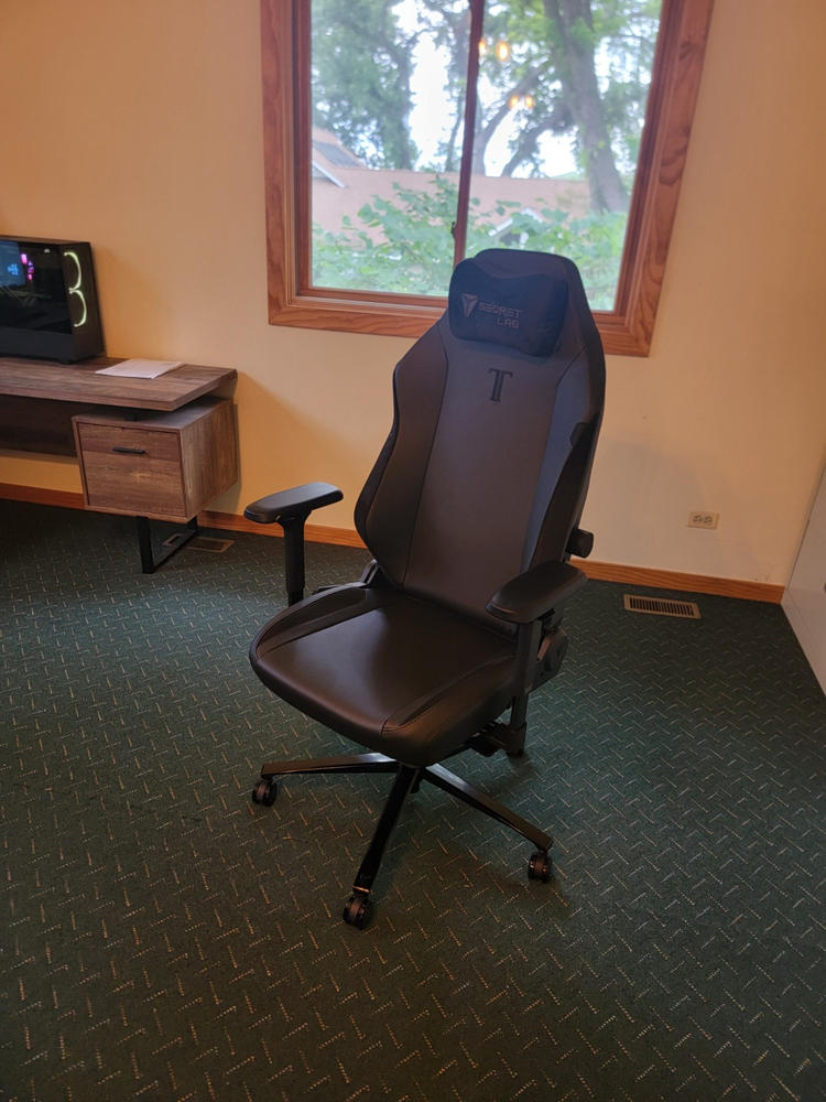 Secretlab TITAN Evo - XL - NEO Hybrid Leatherette (0108) - Customer Photo From Daniel C Hoeft