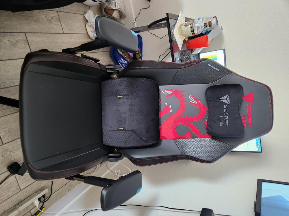 Secretlab TITAN Evo - XL - NEO Hybrid Leatherette (0108) - Customer Photo From Jonathan Holomon