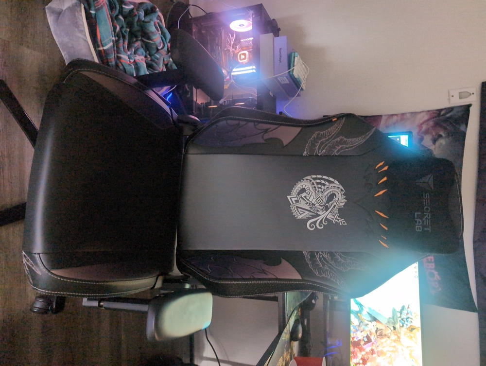 Secretlab TITAN Evo - XL - NEO Hybrid Leatherette (0108) - Customer Photo From Matthew Rodriguez