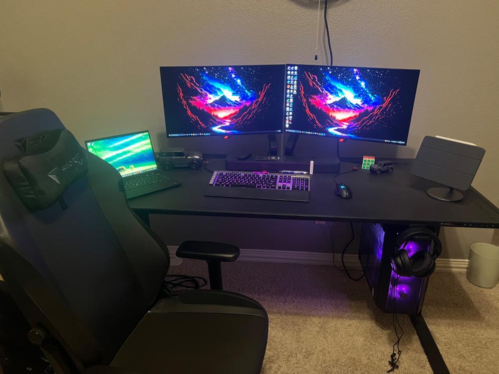 Secretlab TITAN Evo - XL - NEO Hybrid Leatherette (0108) - Customer Photo From Cutter Mason