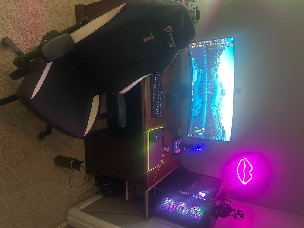 Secretlab TITAN Evo - XL - NEO Hybrid Leatherette (0108) - Customer Photo From Andrew Chavers