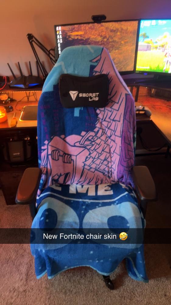 Secretlab TITAN Evo - Small - SoftWeave™ Plus Fabric (0106) - Customer Photo From Scott Chaffin