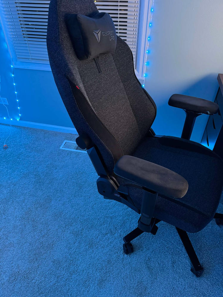 Secretlab TITAN Evo - Regular - SoftWeave™ Plus Fabric (0107) - Customer Photo From Jakob Larson