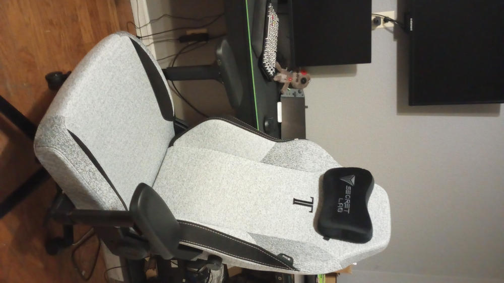 Secretlab TITAN Evo - Regular - SoftWeave™ Plus Fabric (0107) - Customer Photo From Nick Hamilton