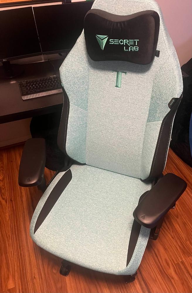 Secretlab TITAN Evo - Regular - SoftWeave™ Plus Fabric (0107) - Customer Photo From Troy Everhardt