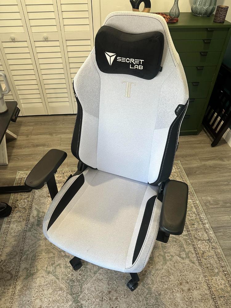 Secretlab TITAN Evo - Regular - SoftWeave™ Plus Fabric (0107) - Customer Photo From Chris Fletcher