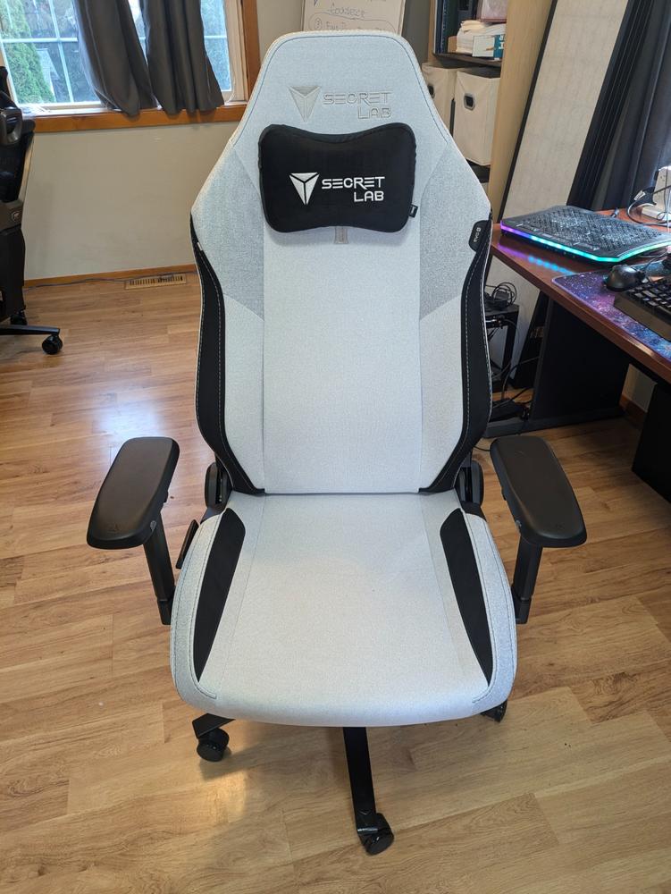 Secretlab TITAN Evo - Regular - SoftWeave™ Plus Fabric (0107) - Customer Photo From Phillip Bryan Edge-Salois