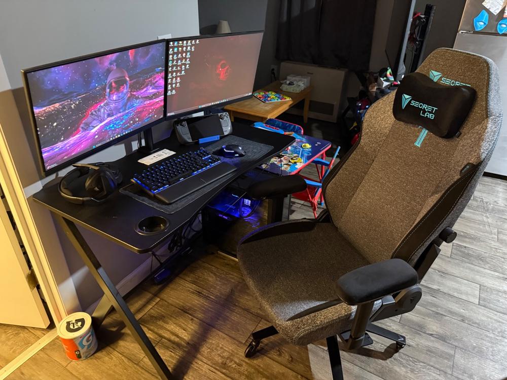 Secretlab TITAN Evo - Regular - SoftWeave™ Plus Fabric (0107) - Customer Photo From Christopher Kroll