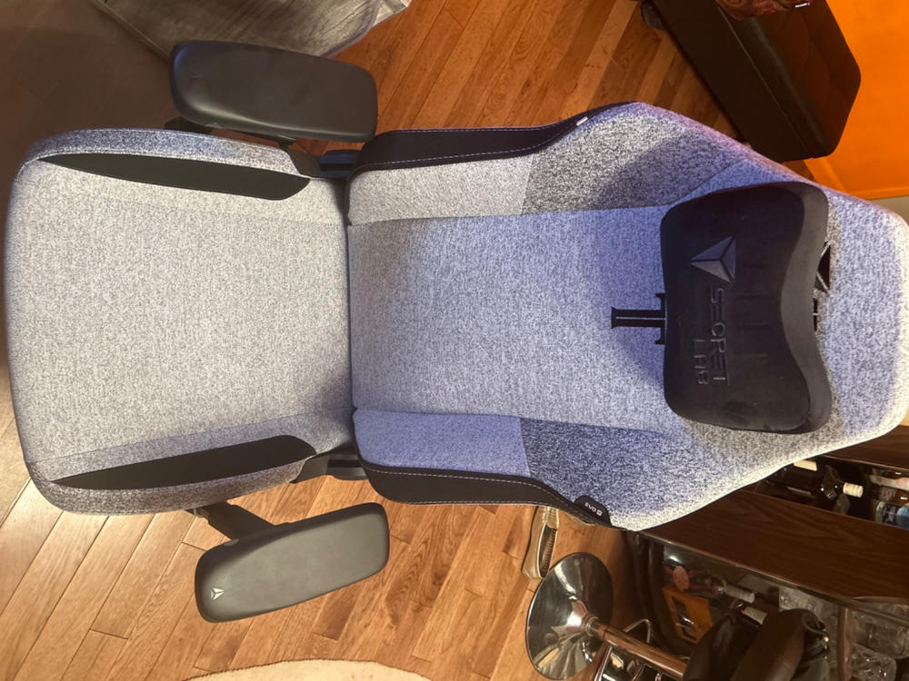 Secretlab TITAN Evo - Regular - SoftWeave™ Plus Fabric (0107) - Customer Photo From Erik Pyatetskiy