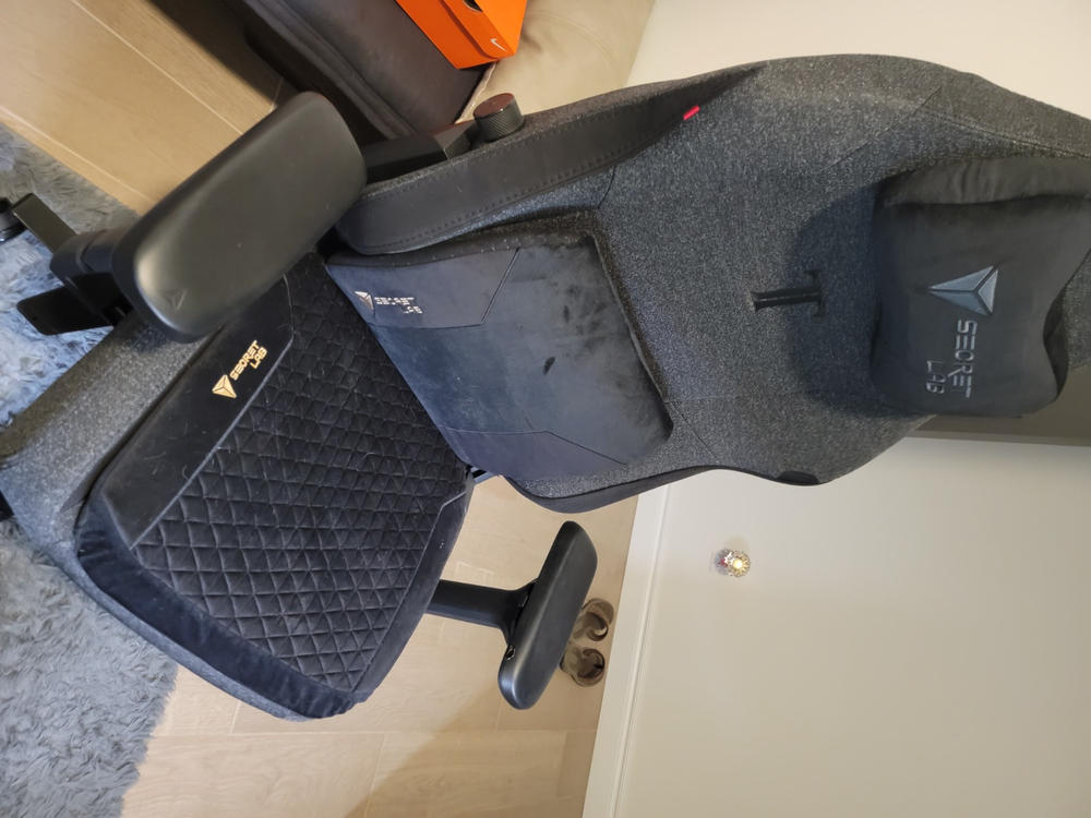 Secretlab TITAN Evo - Regular - SoftWeave™ Plus Fabric (0107) - Customer Photo From ANDY Vo