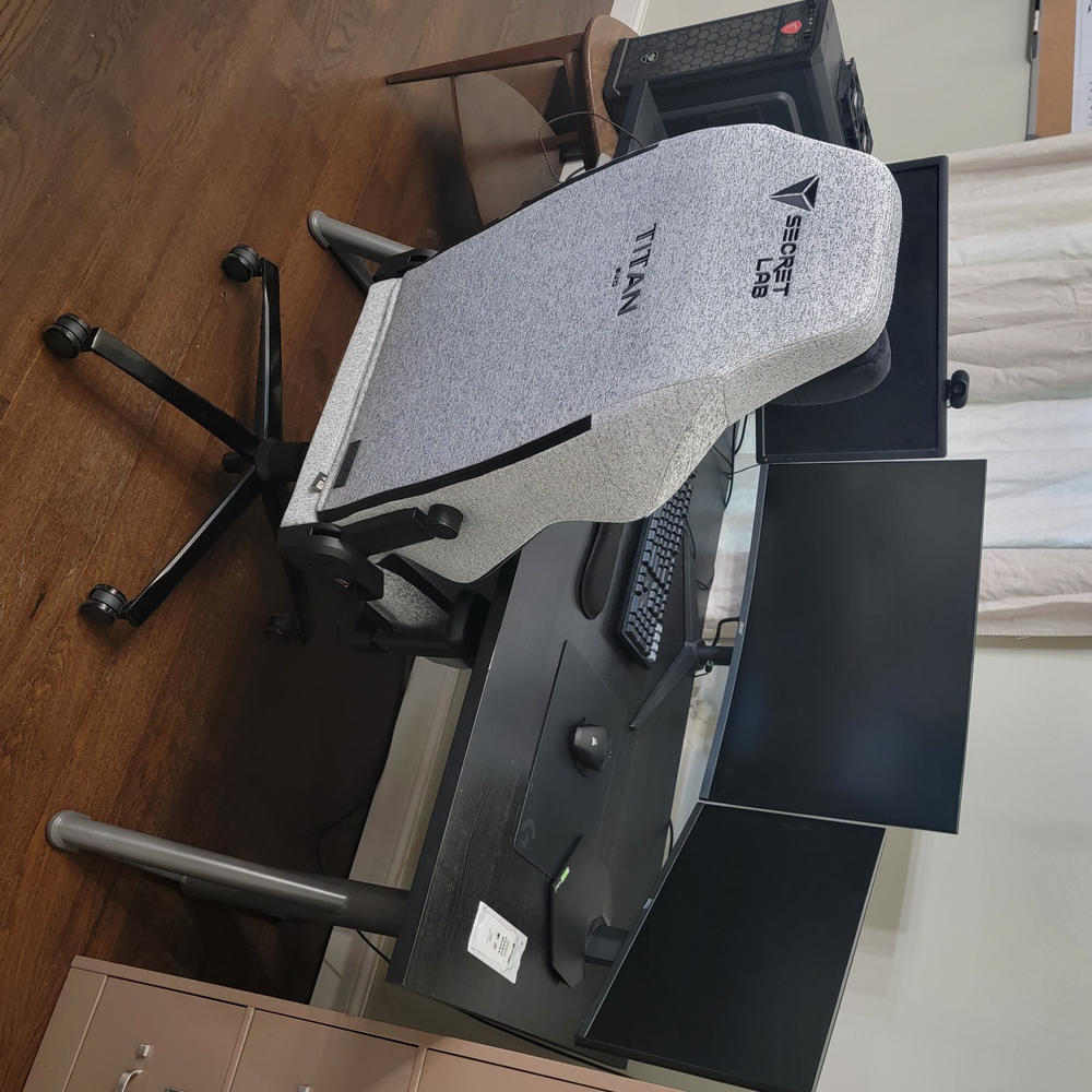 Secretlab TITAN Evo - XL - SoftWeave™ Plus Fabric (0108) - Customer Photo From ADEN TRIPLETT