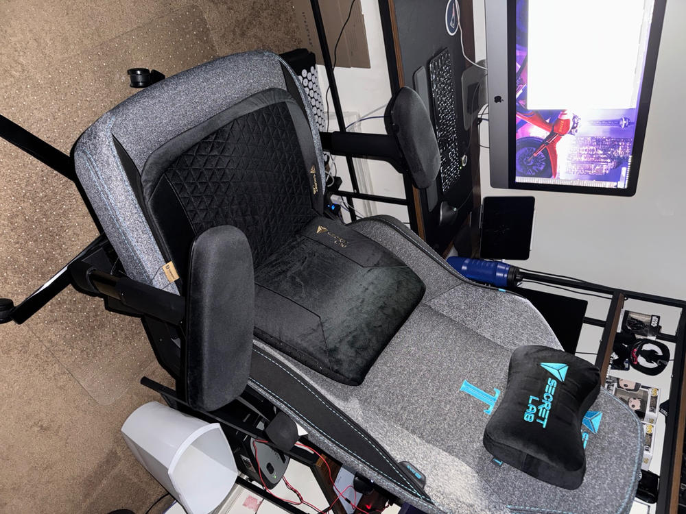 Secretlab TITAN Evo - XL - SoftWeave™ Plus Fabric (0108) - Customer Photo From Eugene Desouza