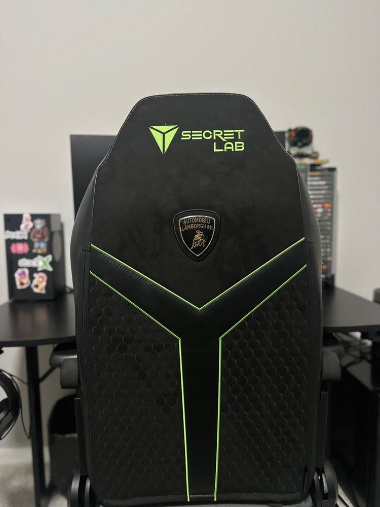 Secretlab TITAN Evo - Regular - Exotic (0107) - Customer Photo From Logan Bohar