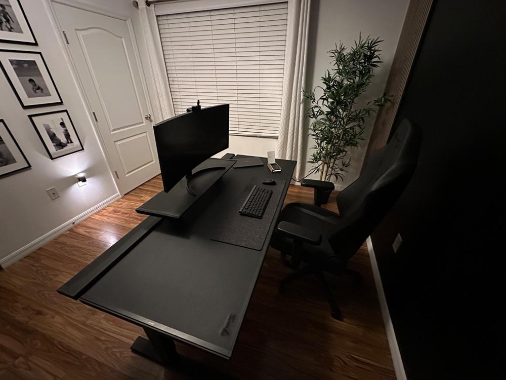 Secretlab TITAN Evo Lite - Regular - PRIME™ 2.0 Leatherette - Customer Photo From Kenneth Espinosa