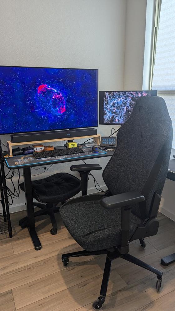 Secretlab TITAN Evo Lite - XL - SoftWeave® Fabric - Customer Photo From Daniel Rohmer