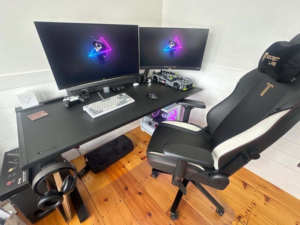 Secretlab Magnus Pro 1.5m Motorised Leg Columns (Type-B) - Box 2 - Customer Photo From Jennifer Pushlar