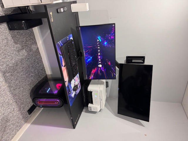 Secretlab Magnus Pro 1.5m Motorised Leg Columns (Type-B) - Box 2 - Customer Photo From Christopher Duran