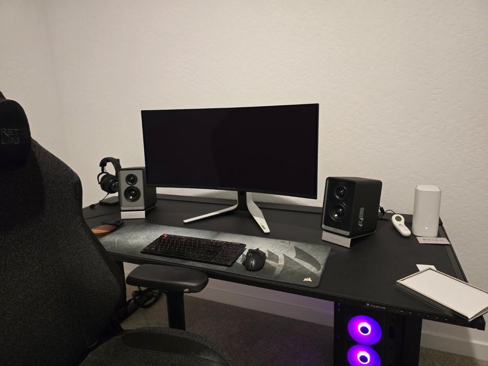 Secretlab Magnus Pro XL 1.7m Motorised Leg Columns (Type-B) - Box 2 - Customer Photo From Erik Wong