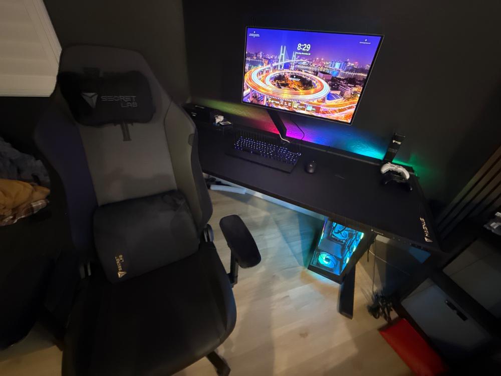 Secretlab Magnus Pro XL 1.7m Motorised Leg Columns (Type-B) - Box 2 - Customer Photo From Justin Mauer