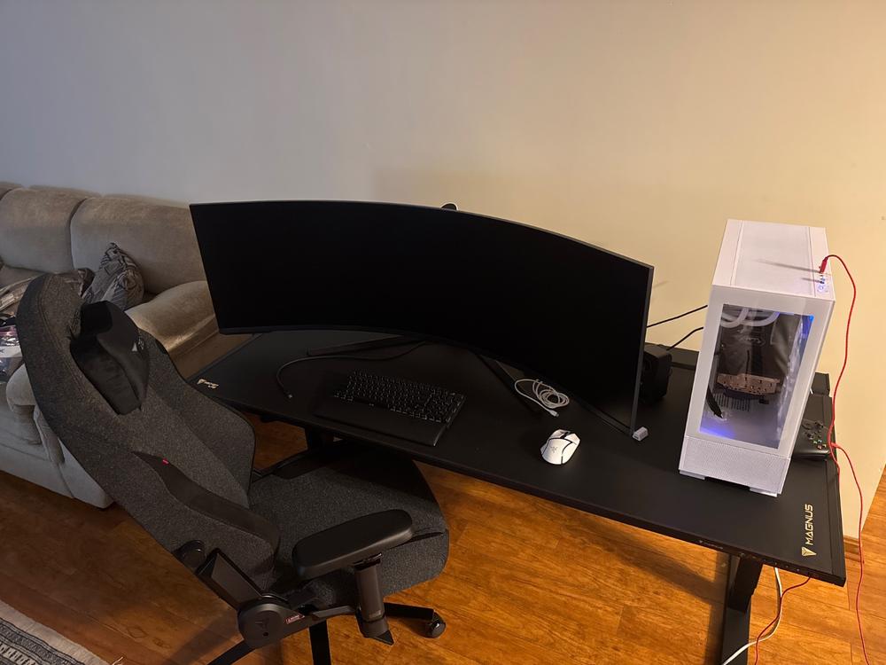 Secretlab Magnus Pro XL 1.7m Motorised Leg Columns (Type-B) - Box 2 - Customer Photo From Christopher Serpa