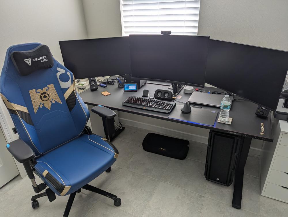 Secretlab Magnus Pro XL 1.7m Motorised Leg Columns (Type-B) - Box 2 - Customer Photo From Josue Rios