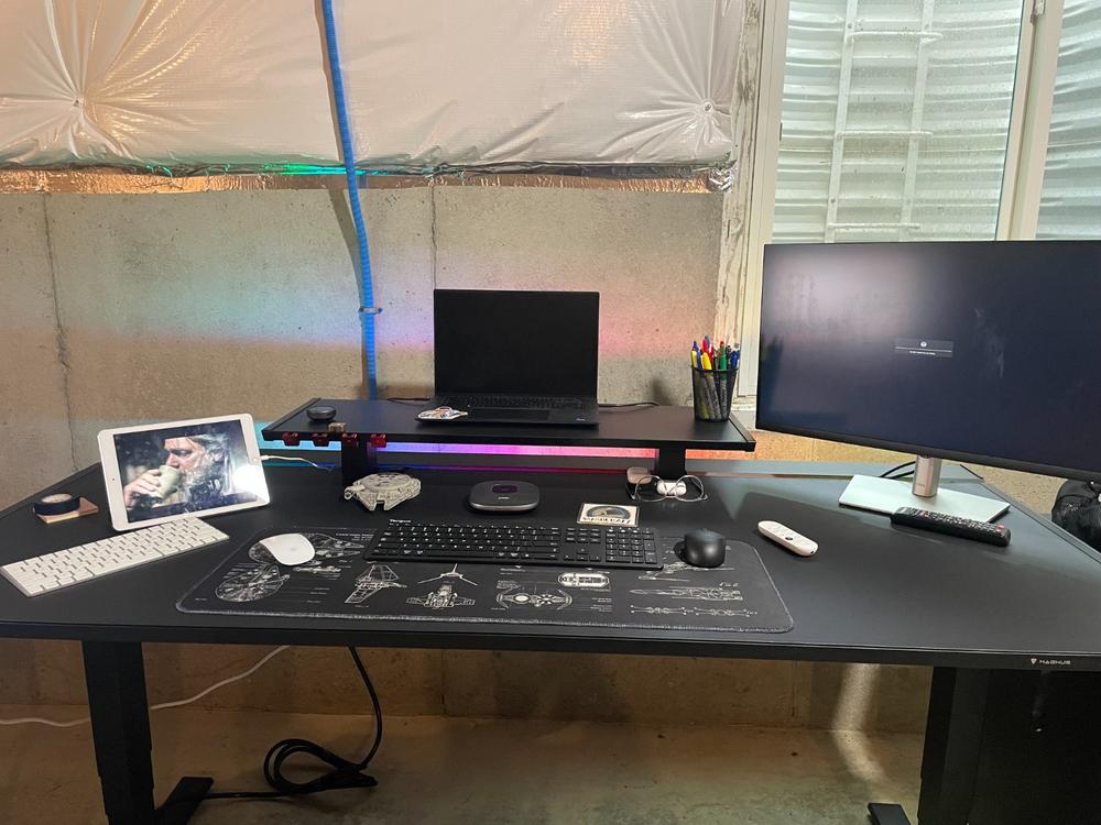 Secretlab Magnus Pro XL 1.7m Motorised Leg Columns (Type-B) - Box 2 - Customer Photo From Jaime Nunez