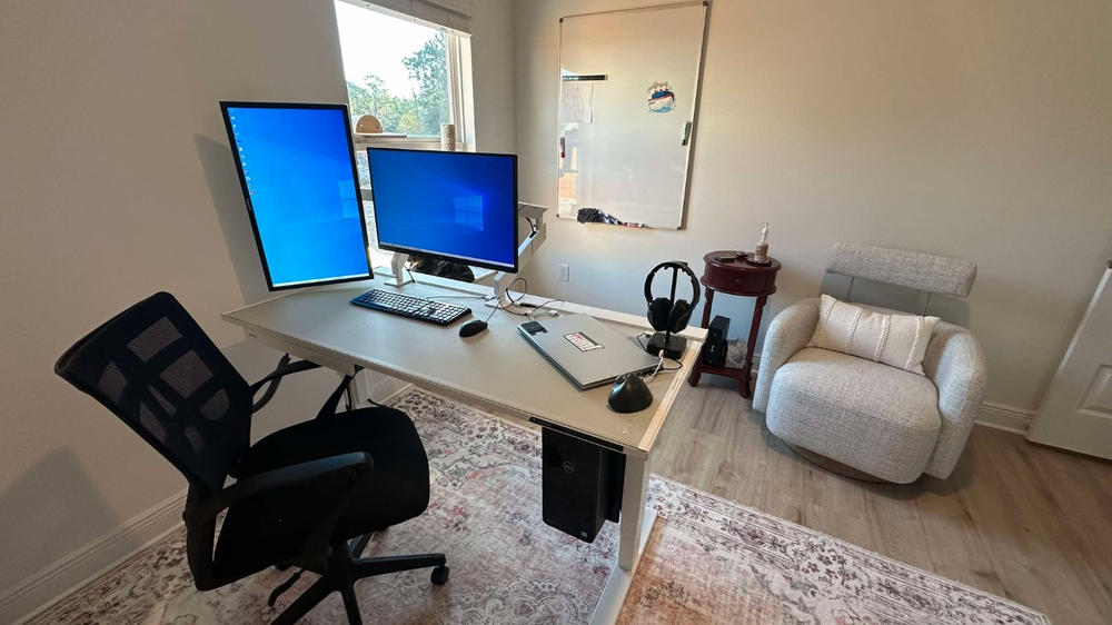 Secretlab Magnus Pro 1.5m Motorised Leg Columns (Type-B)- White - Box 2 - Customer Photo From Alice de La Penha